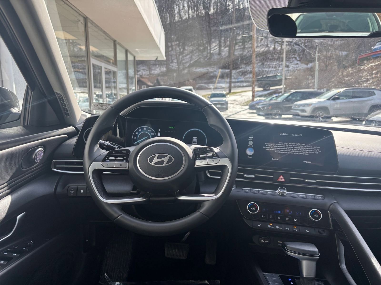 Used 2025 Hyundai Elantra Limited image 36