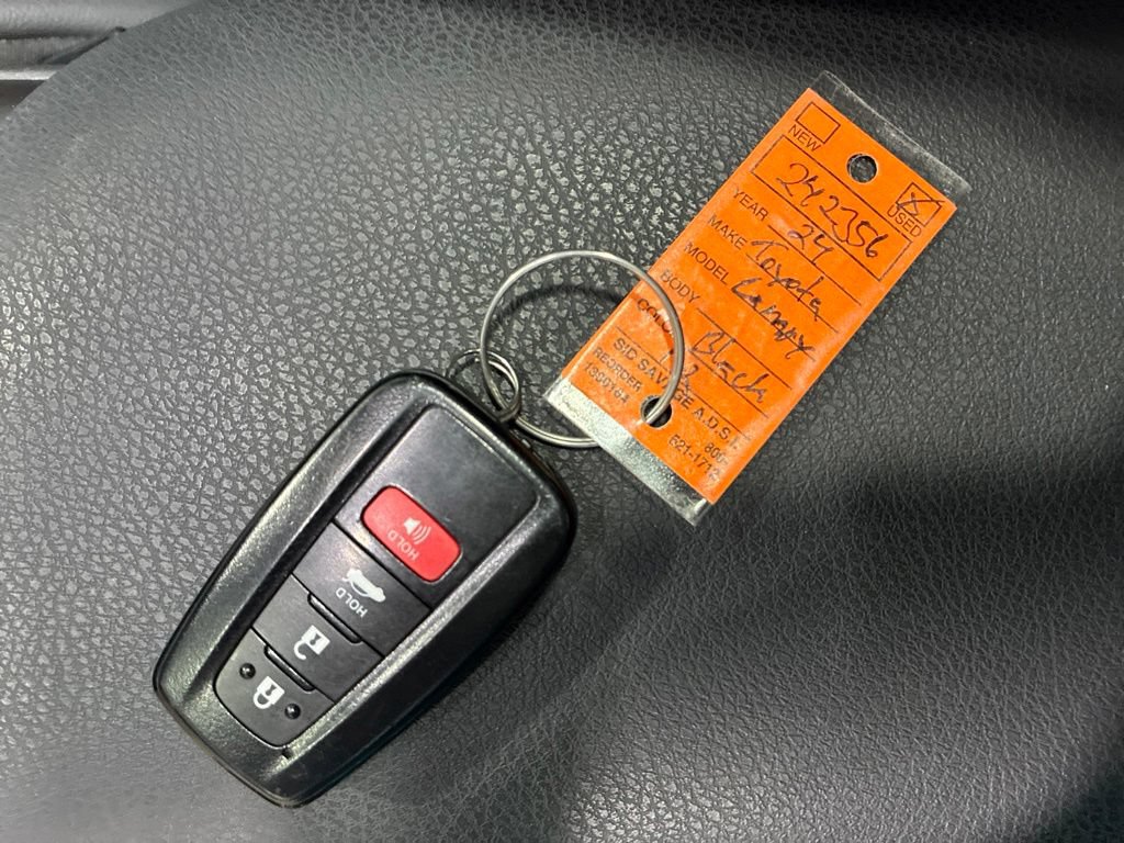 Used 2024 Toyota Camry SE w/ Cold Weather Package FWD image 16