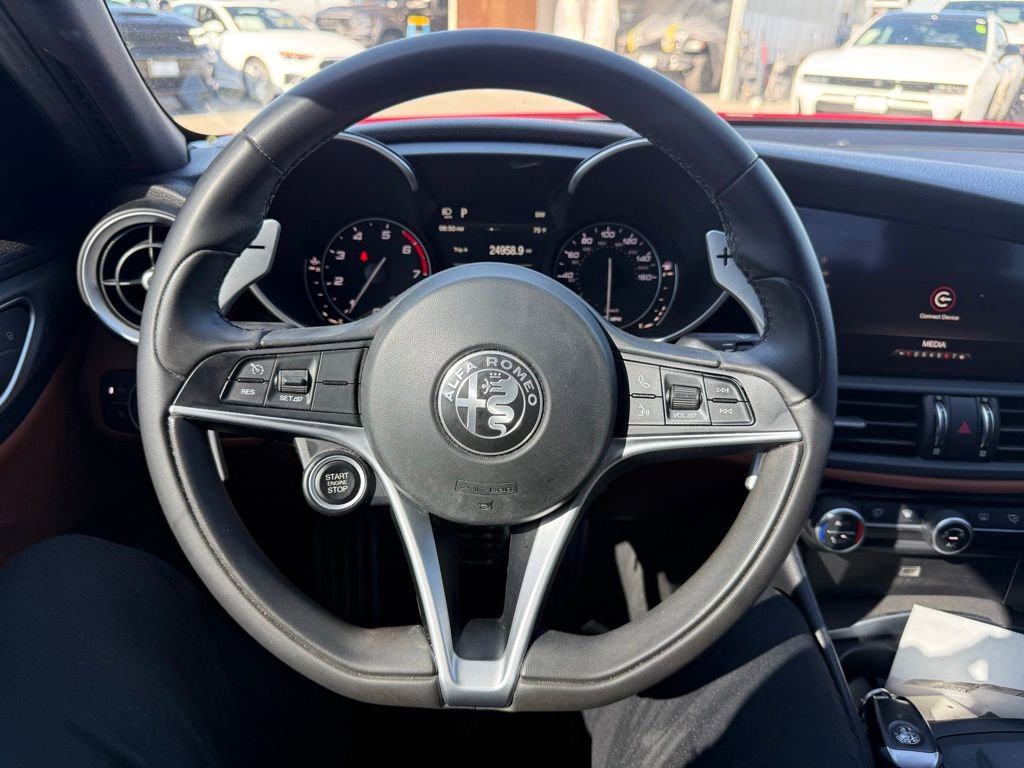 Used 2019 Alfa Romeo Giulia w/ Quick Order Package 22K Sport RWD image 6