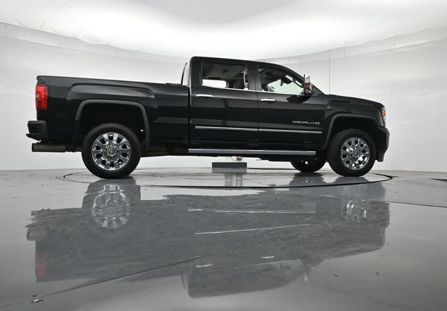 Used 2018 GMC Sierra 2500 Denali w/ Duramax Plus Package AWD/4WD image 36