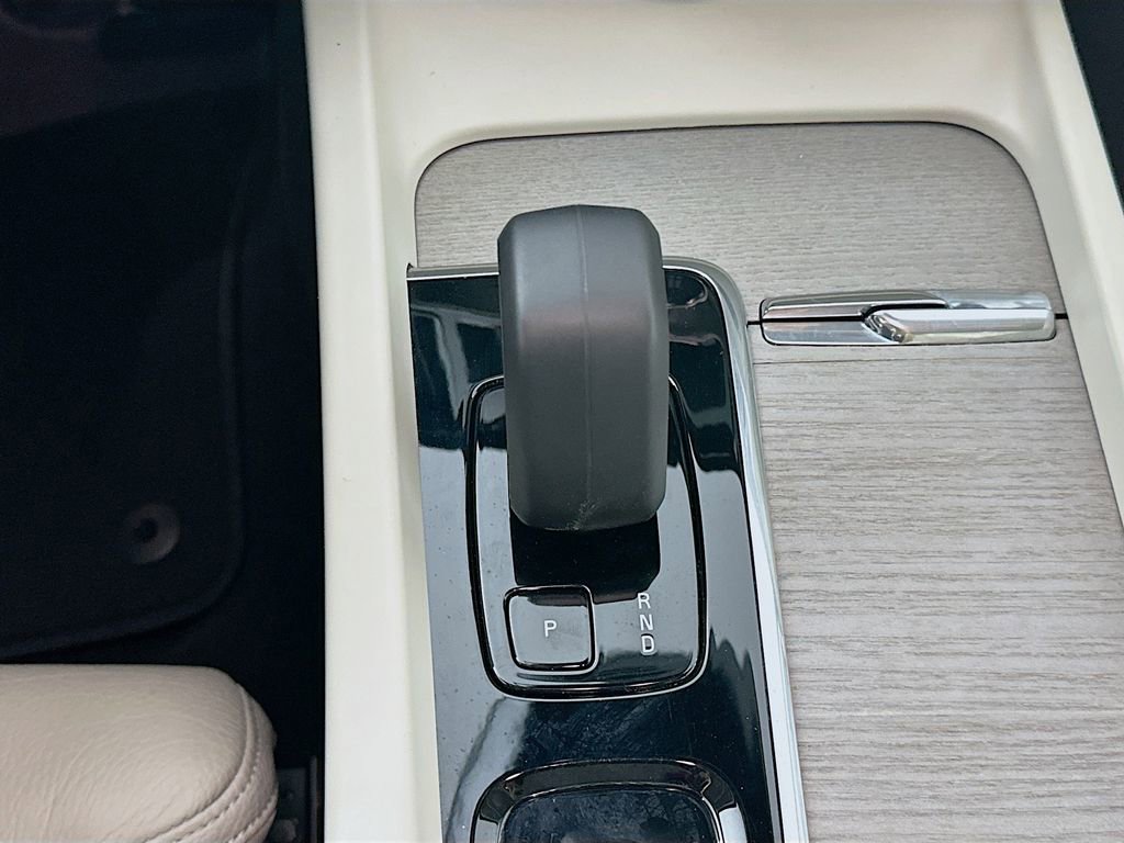 Used 2023 Volvo S60 B5 Ultimate image 16