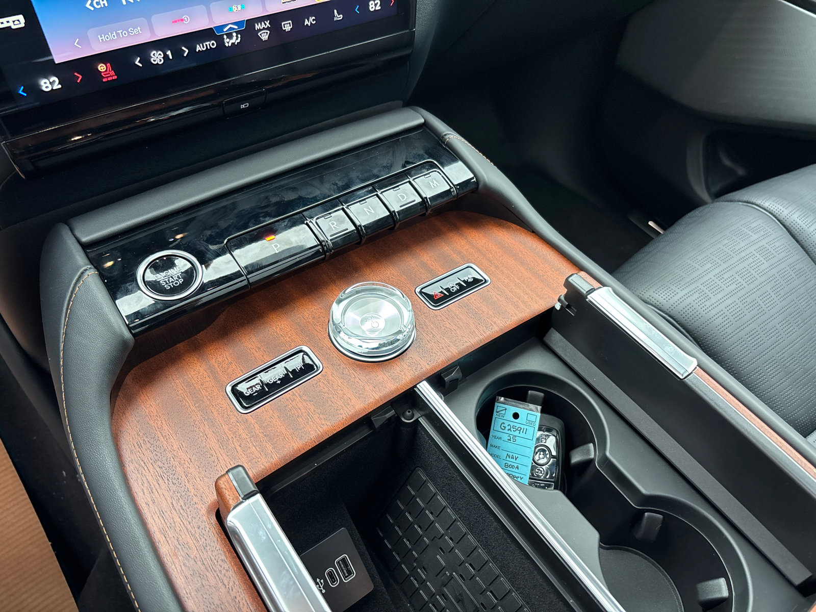 New 2025 Lincoln Navigator L Black Label image 23