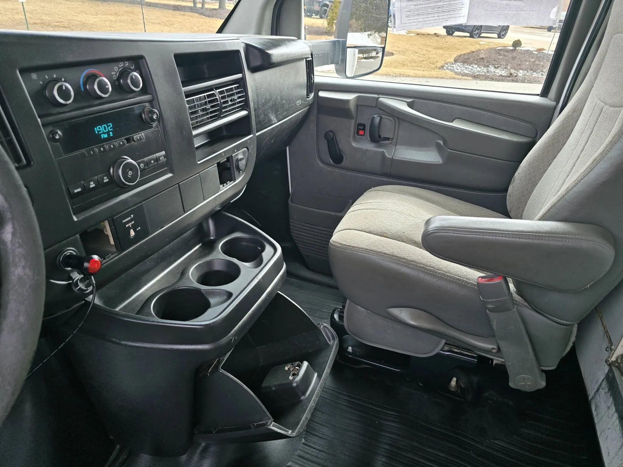 Used 2013 Chevrolet Express 3500 Extended image 14