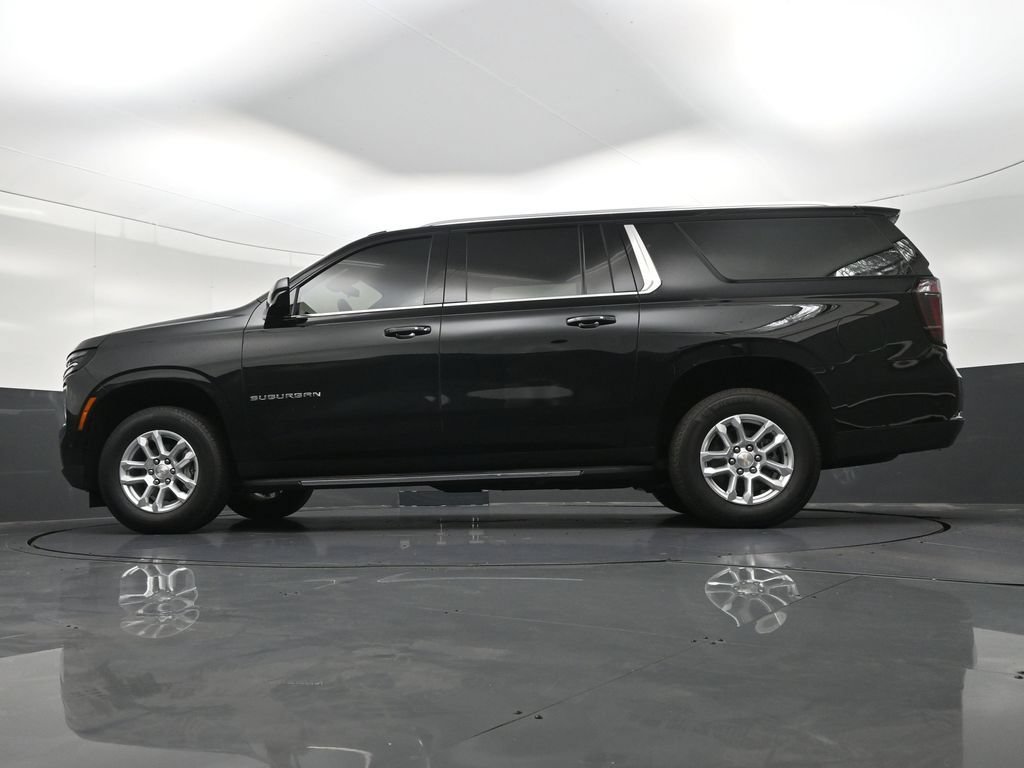Used 2025 Chevrolet Suburban LS RWD image 26