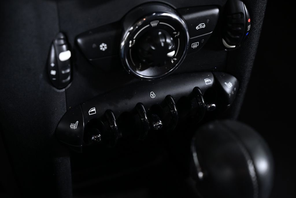 Used 2011 MINI Cooper Hardtop FWD image 19