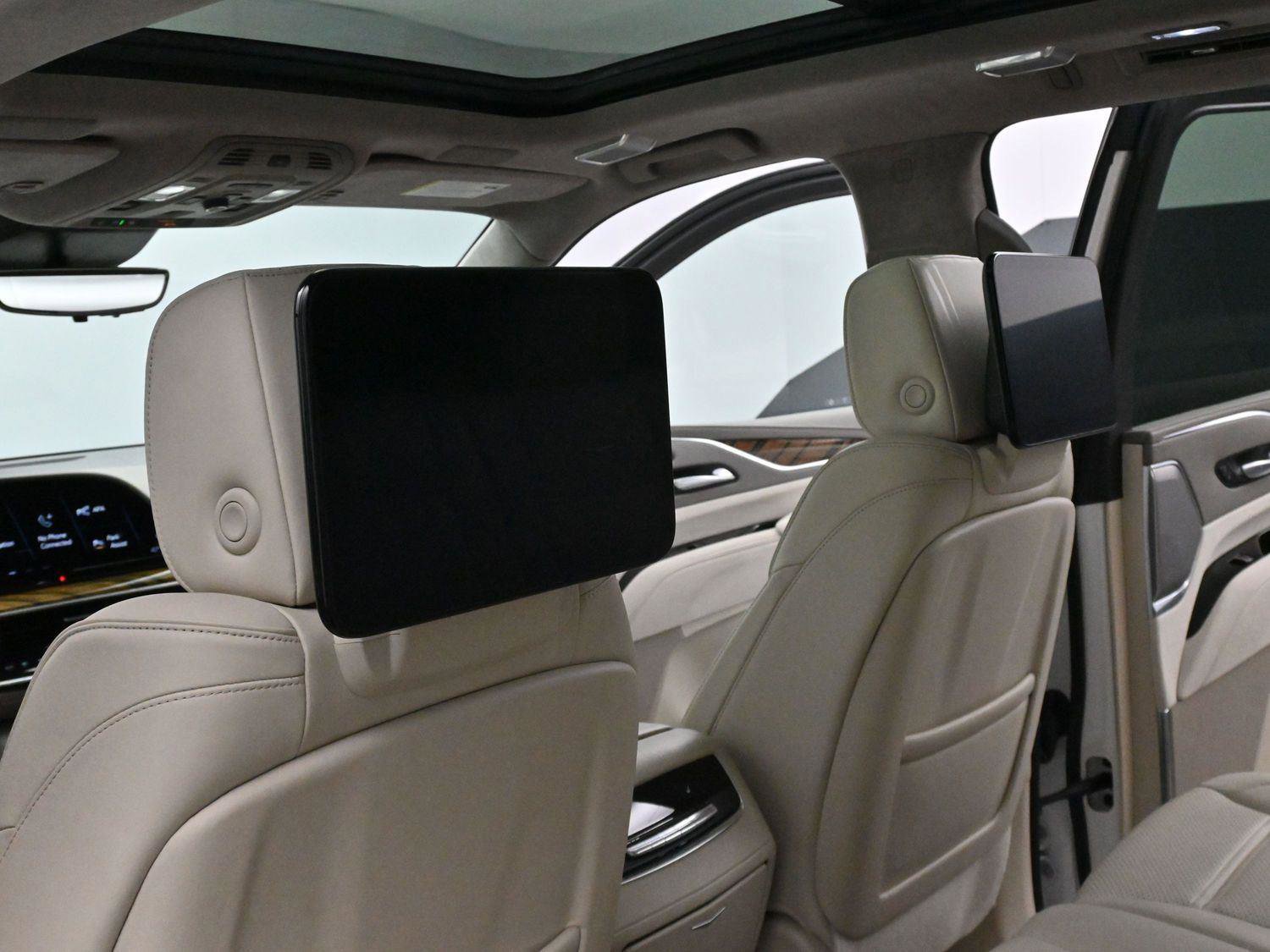 Certified 2022 Cadillac Escalade ESV Sport Platinum w/ Heavy-Duty Trailer Package image 33