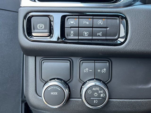New 2026 GMC Yukon XL Denali w/ Sun & Power Step Package RWD image 21