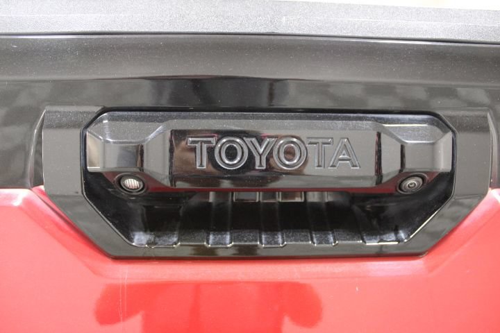 Used 2025 Toyota Tundra Platinum w/ TRD Off-Road Package AWD/4WD image 16