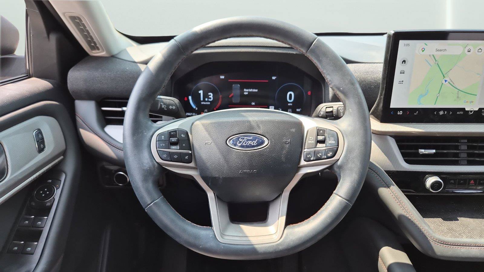 Used 2025 Ford Explorer Active AWD/4WD image 12