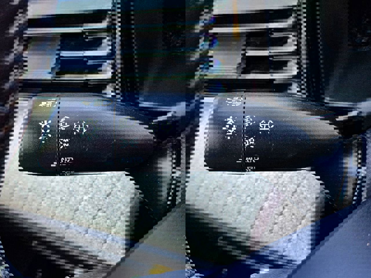 Used 2025 Toyota Camry XLE w/ Premium Plus Package image 24