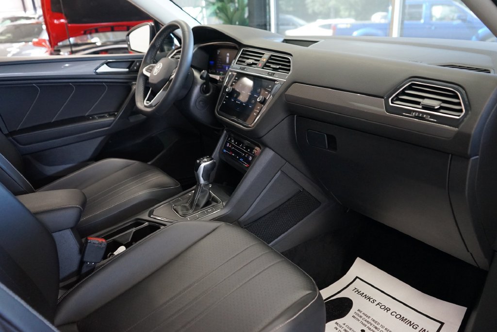 Used 2022 Volkswagen Tiguan SE FWD image 42
