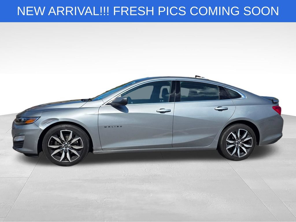 Used 2025 Chevrolet Malibu RS FWD image 3