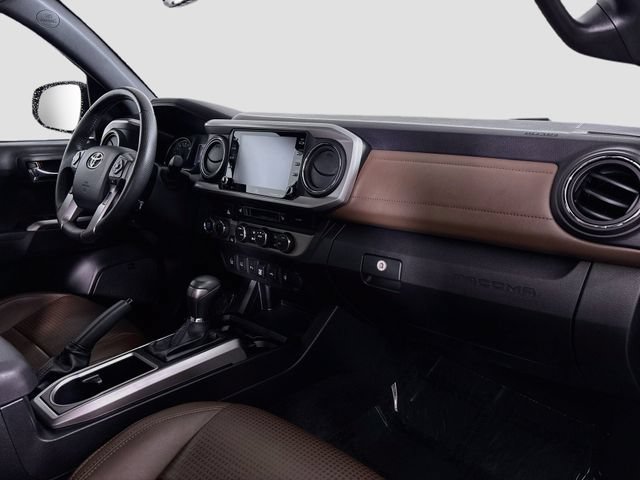 Used 2020 Toyota Tacoma Limited AWD/4WD image 29