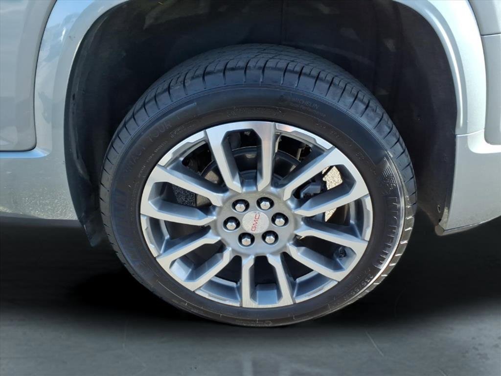 Used 2023 GMC Acadia Denali w/ Denali Ultimate Package image 5