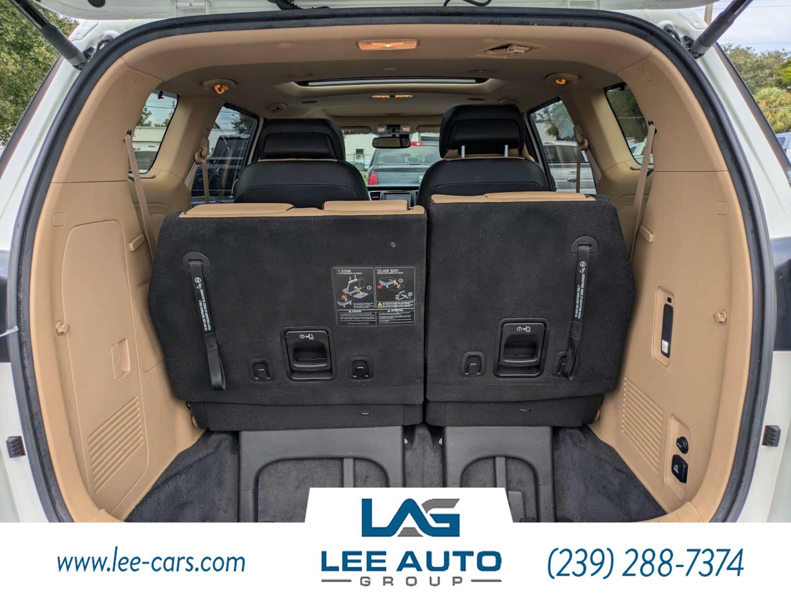 Used 2017 Kia Sedona SX Limited w/ Option Group 030 FWD image 10