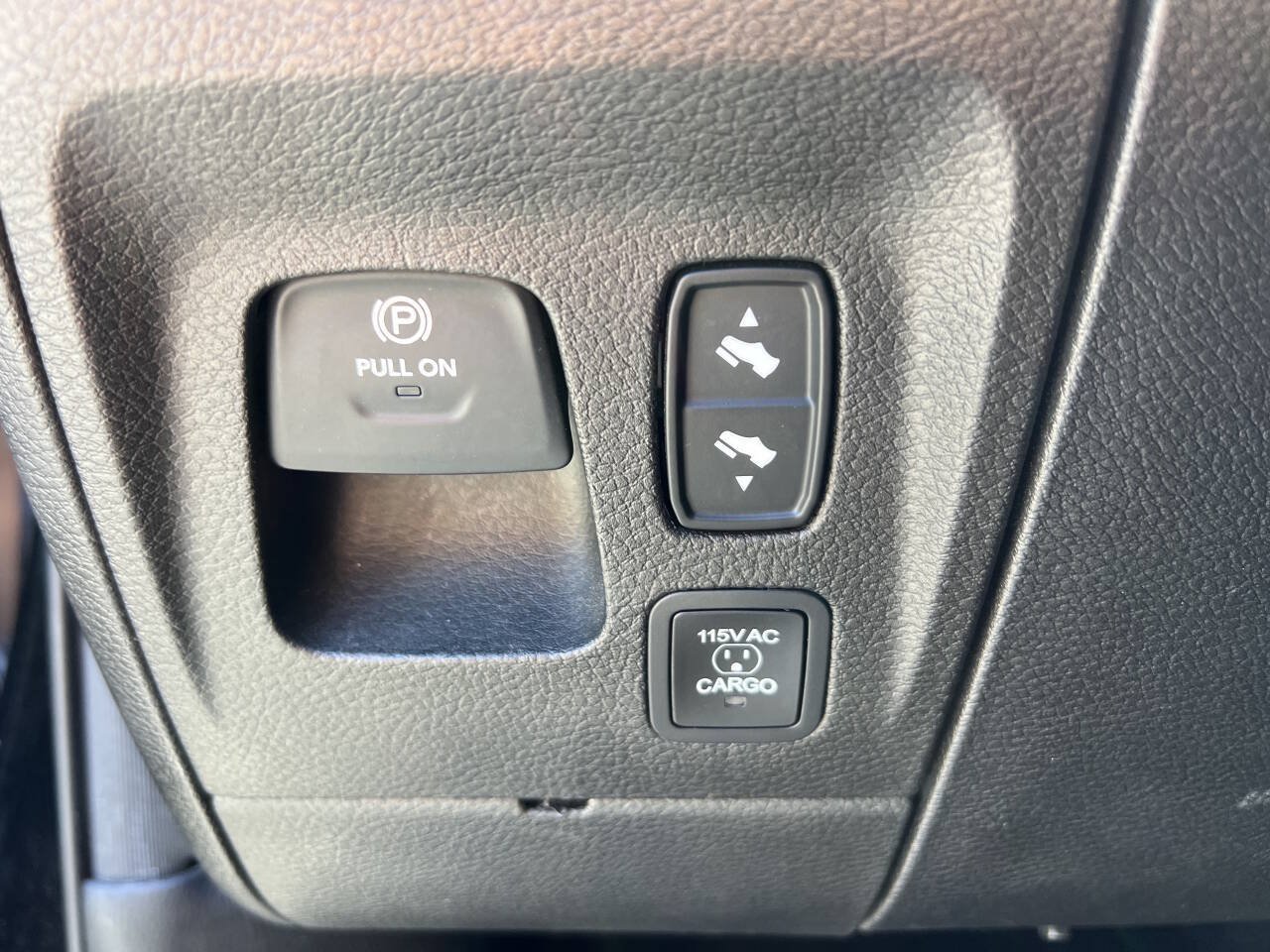 Used 2019 RAM 1500 Limited AWD/4WD image 12