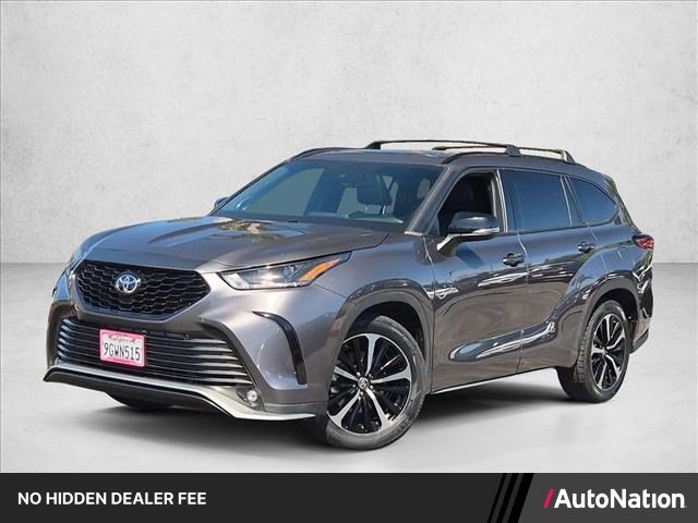 Used 2021 Toyota Highlander XSE FWD image 1