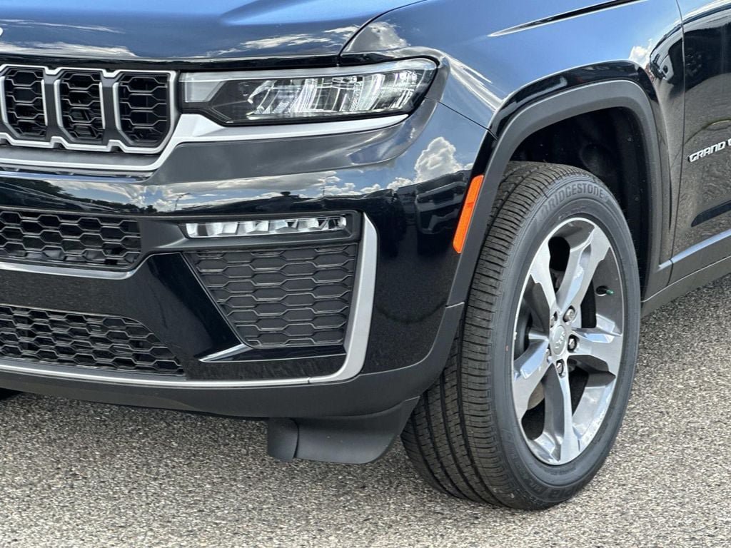 New 2026 Jeep Grand Cherokee Limited AWD/4WD image 7