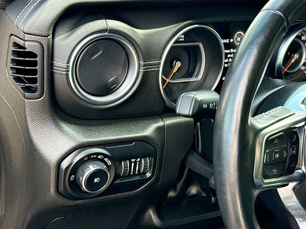 Used 2022 Jeep Wrangler Unlimited Sahara w/ Cold Weather Group AWD/4WD image 11
