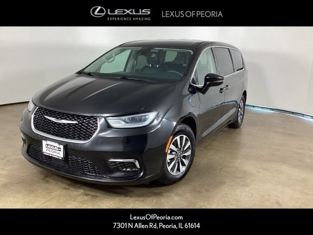 Used 2024 Chrysler Pacifica Limited