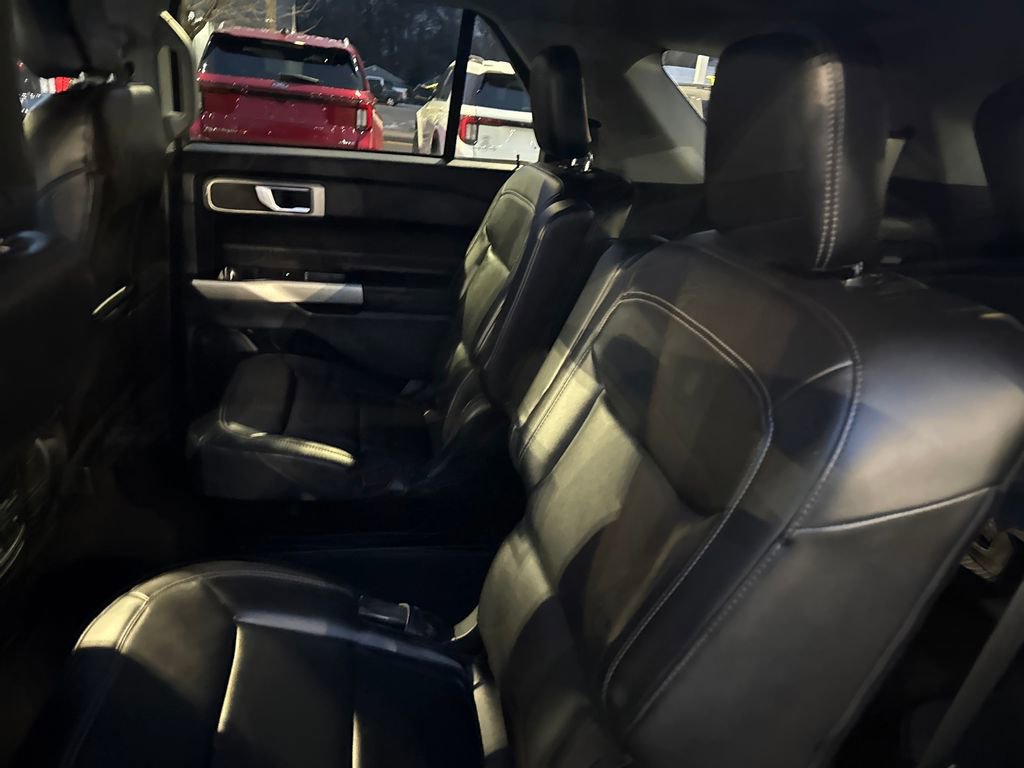 Used 2023 Ford Explorer XLT w/ Equipment Group 202A image 13