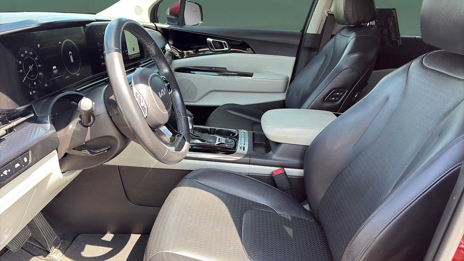 Used 2023 Kia Carnival SX Prestige FWD image 17