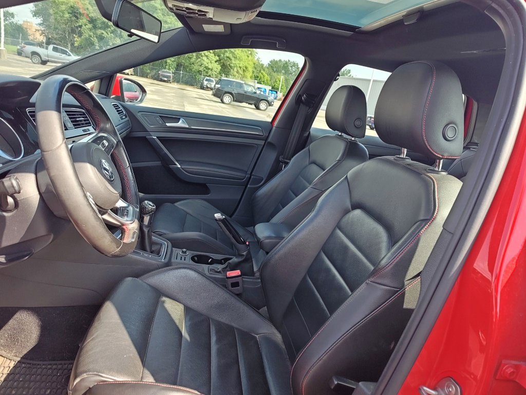 Used 2018 Volkswagen GTI SE FWD image 8