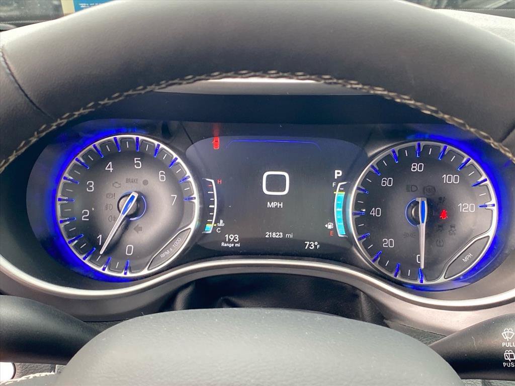 Used 2026 Chrysler Pacifica Select FWD image 18