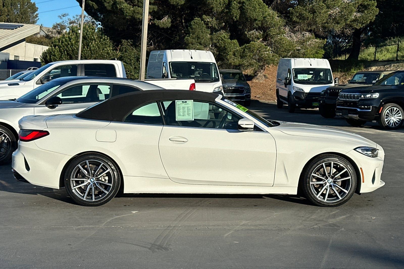 Used 2024 BMW 430i Convertible image 3