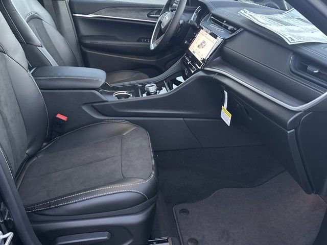 New 2026 Jeep Grand Cherokee Altitude RWD image 14
