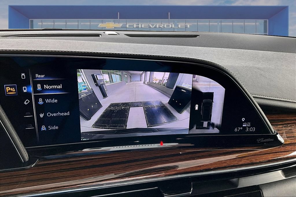 Used 2022 Cadillac Escalade Luxury AWD/4WD image 10