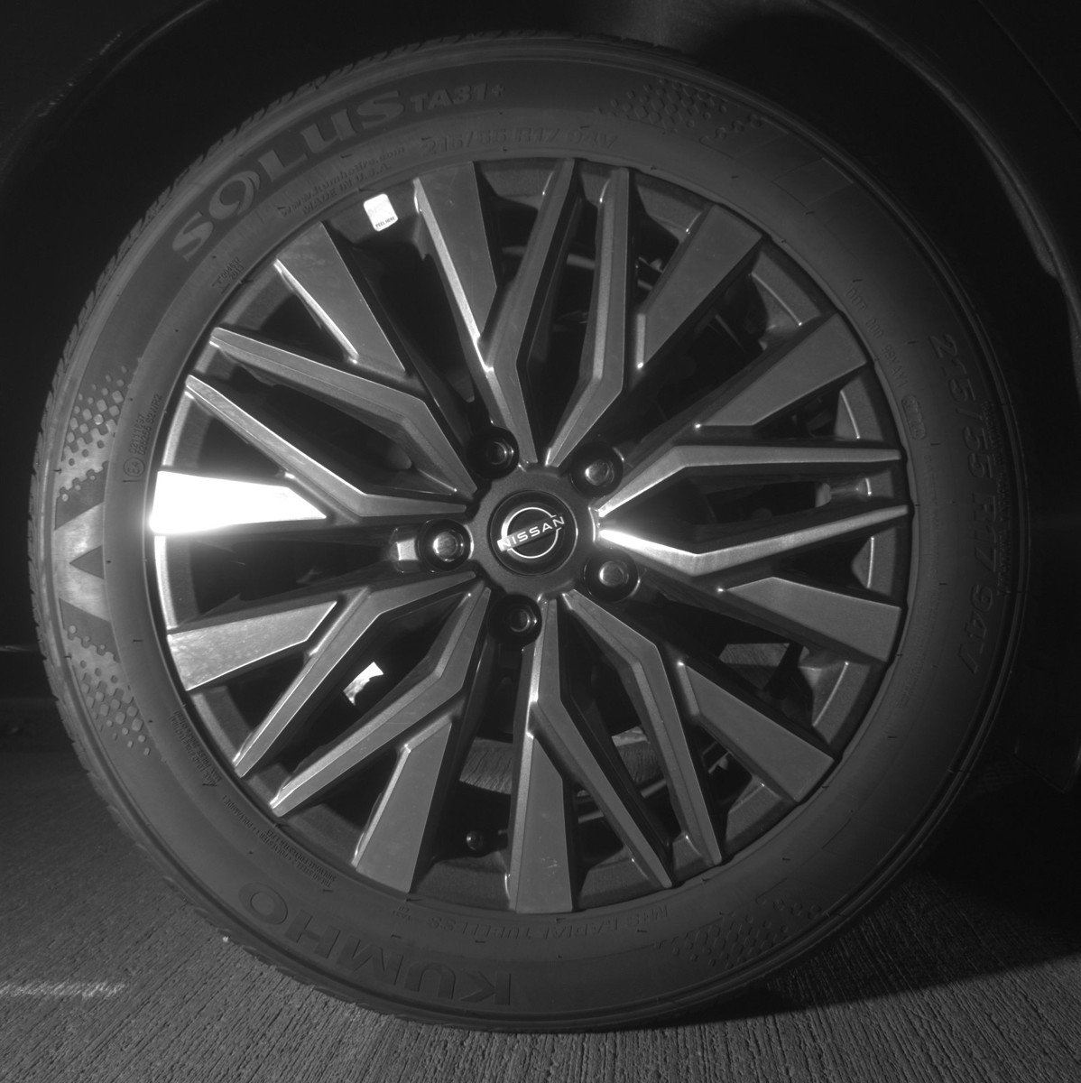 Used 2025 Nissan Altima 2.5 SV FWD image 15