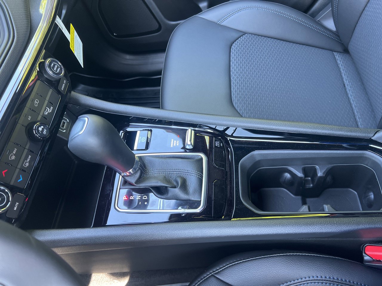 New 2026 Jeep Compass Latitude AWD/4WD image 28
