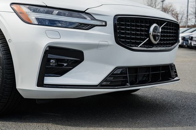 Used 2025 Volvo S60 B5 Plus AWD/4WD image 14