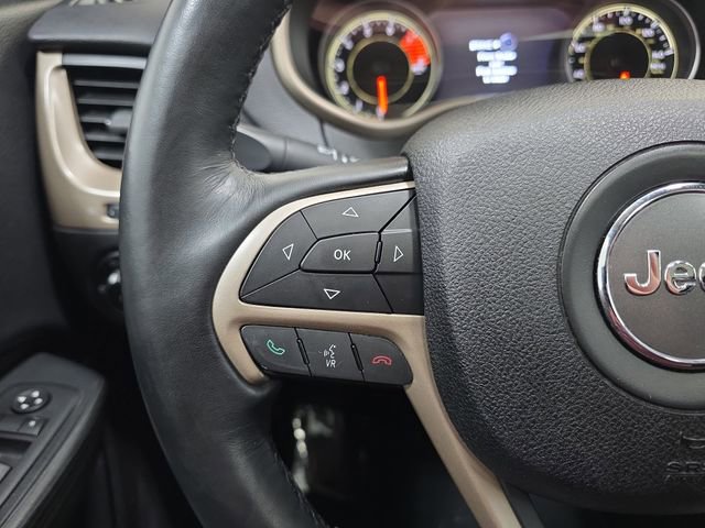 Used 2016 Jeep Cherokee Limited image 17