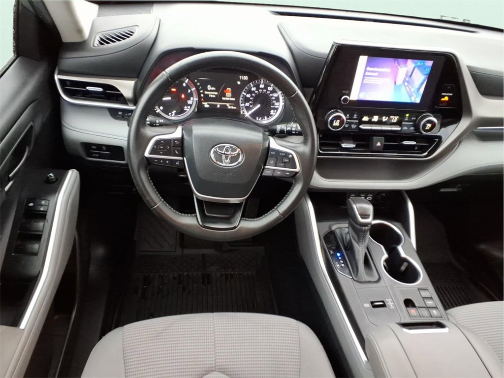 Used 2023 Toyota Highlander L image 15