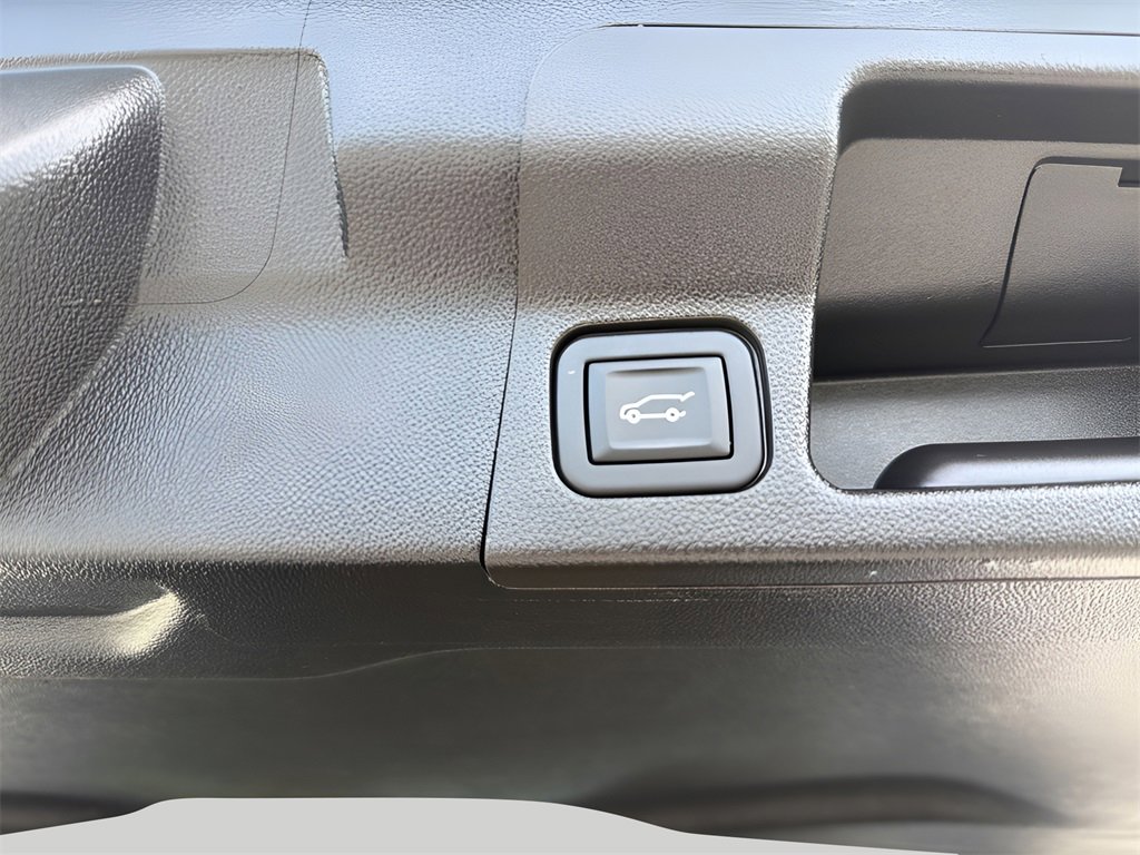 Used 2023 GMC Acadia SLE w/ Driver Convenience Package image 14