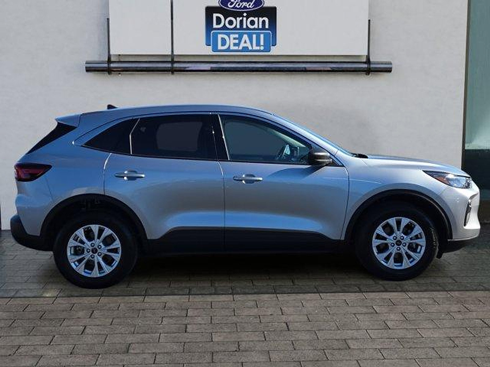 Certified 2023 Ford Escape Active AWD/4WD image 2