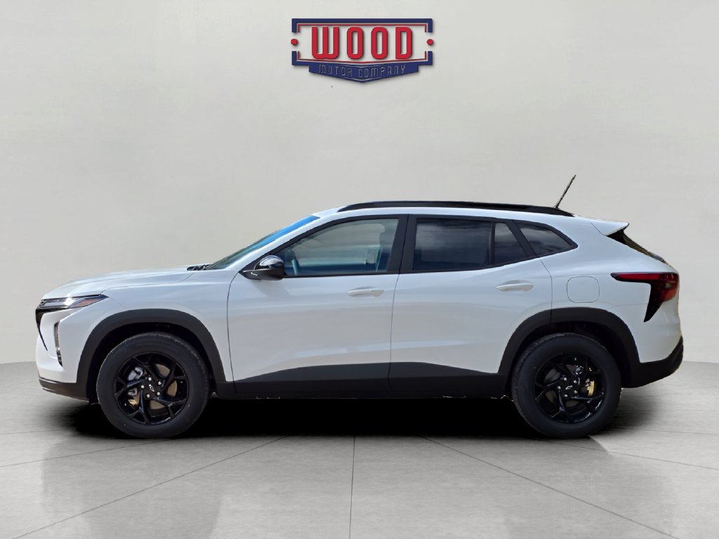 New 2026 Chevrolet Trax LT w/ Midnight Edition FWD image 4
