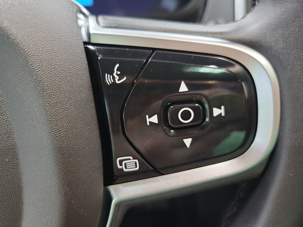 Used 2025 Volvo XC90 B5 Core image 55