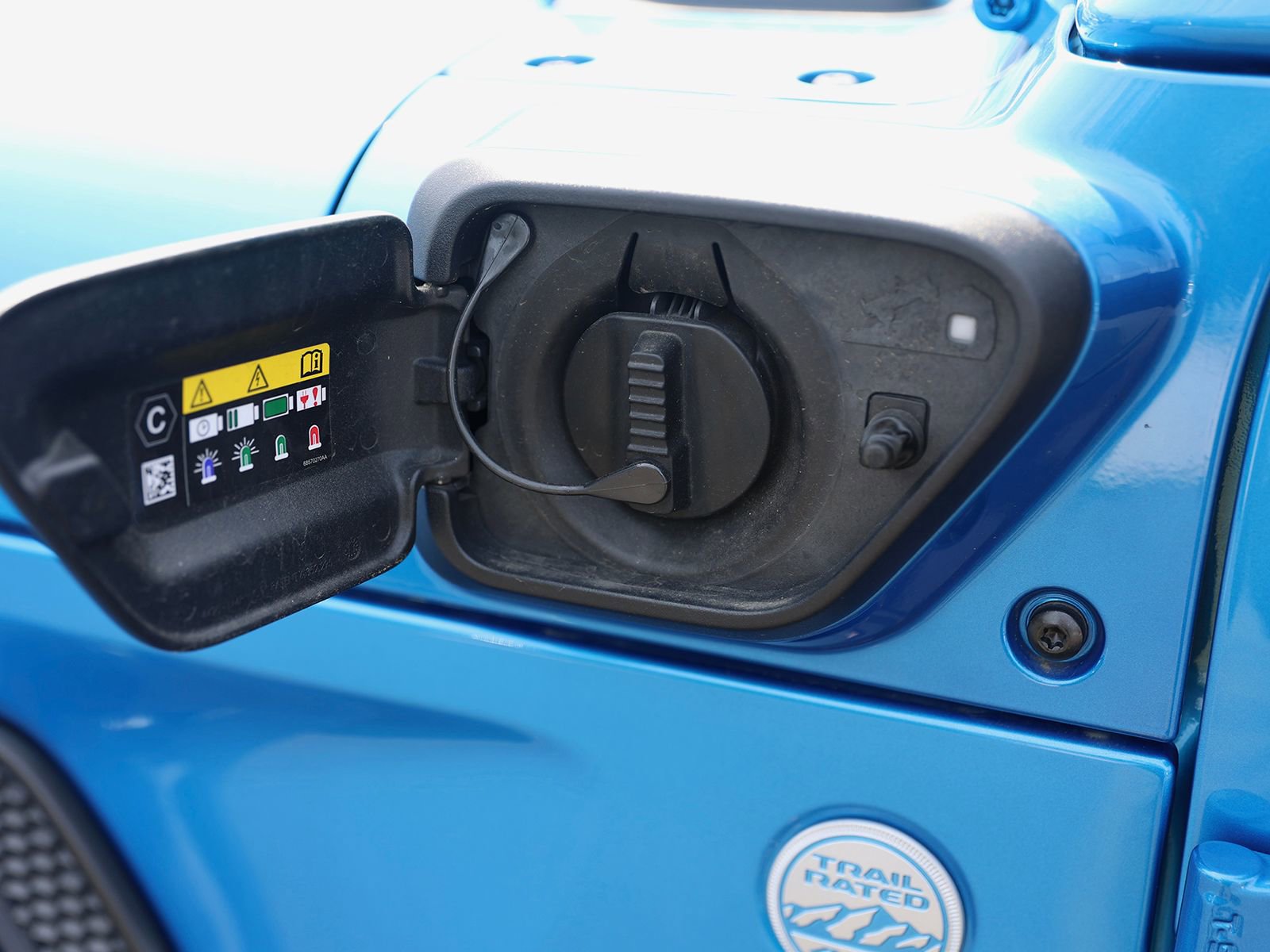 Used 2023 Jeep Wrangler Unlimited Sahara AWD/4WD image 11
