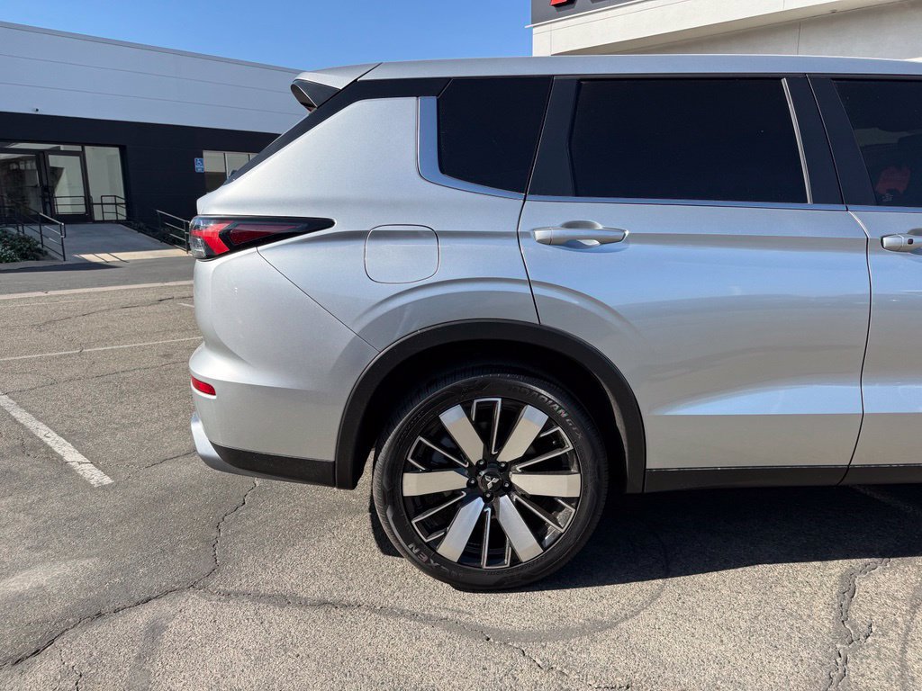 New 2026 Mitsubishi Outlander SE AWD/4WD image 13