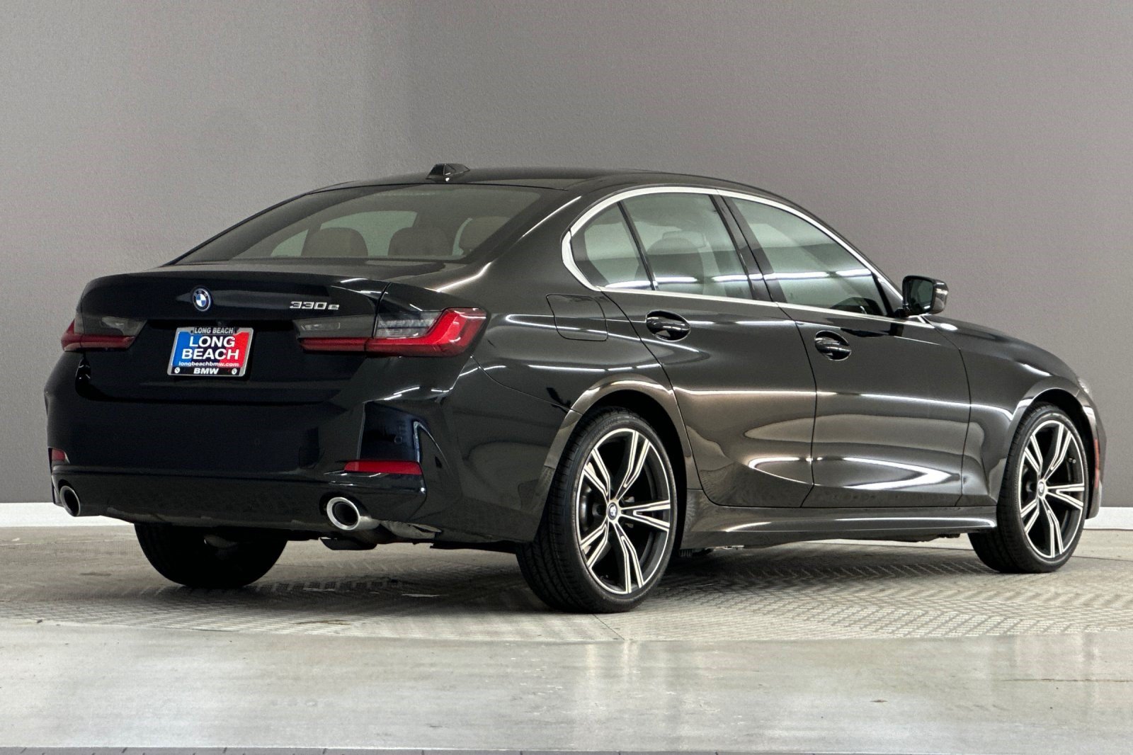 Certified 2024 BMW 330e w/ Convenience Package RWD image 8