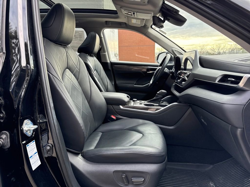 Used 2020 Toyota Highlander Platinum image 29
