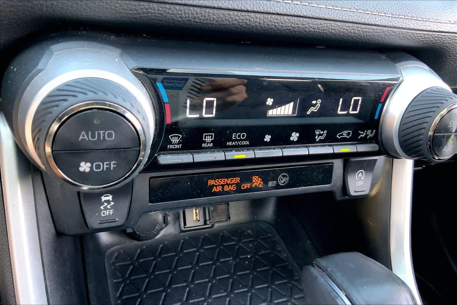 Used 2022 Toyota RAV4 XLE Premium FWD image 33
