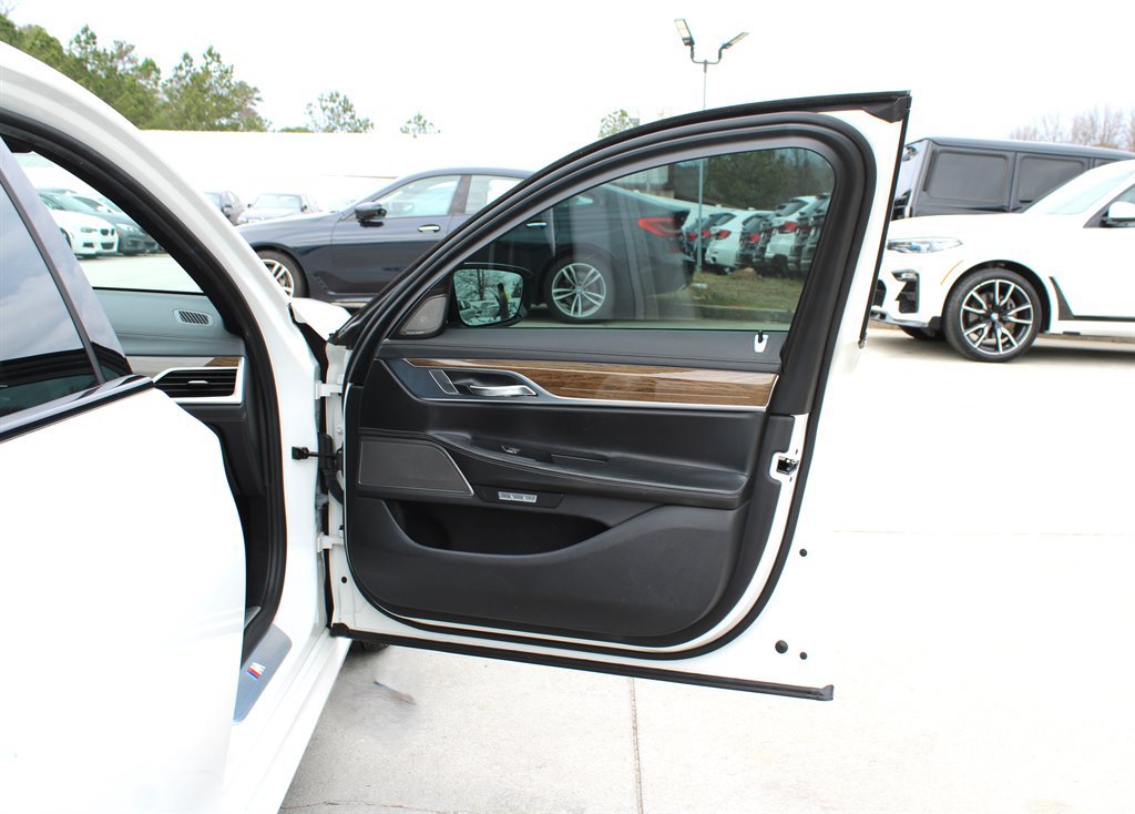 Used 2016 BMW 750i xDrive AWD/4WD image 43