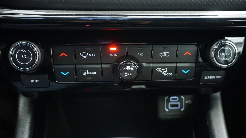 New 2026 Jeep Compass Latitude AWD/4WD image 49