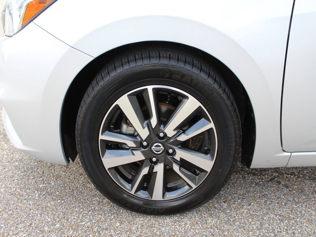 Used 2022 Nissan Versa SV image 19