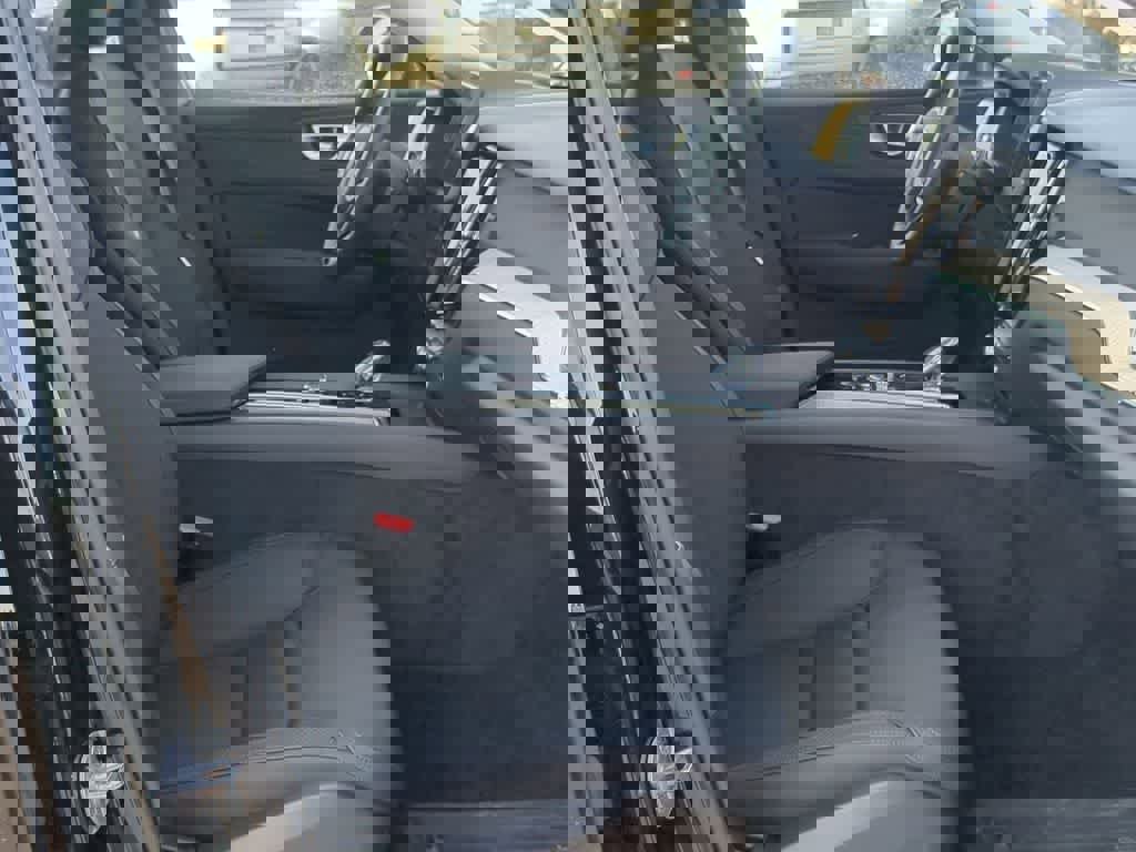 Used 2026 Volvo XC60 B5 Plus w/ Protection Package Premier image 20