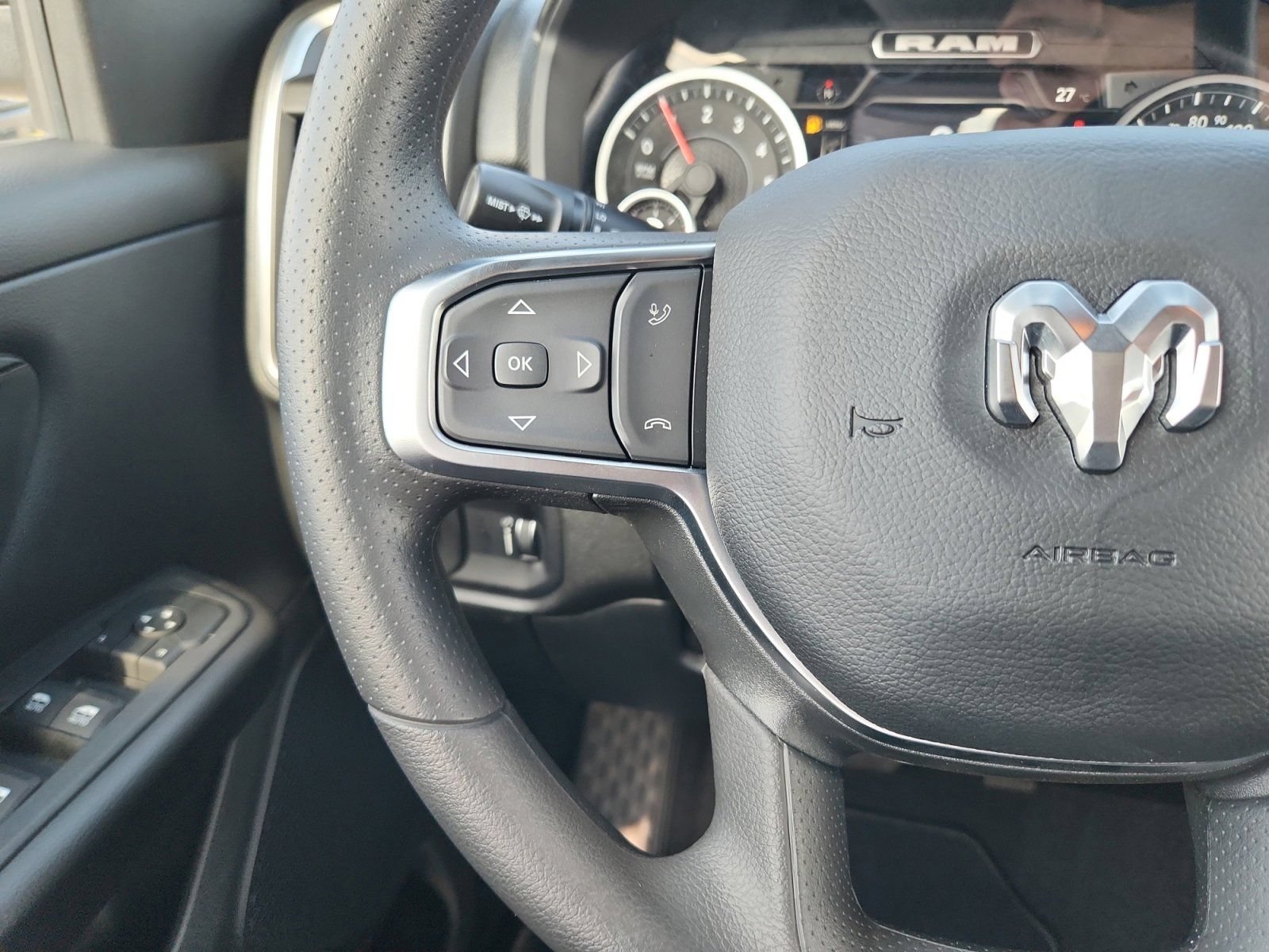 New 2026 RAM 1500 Express AWD/4WD image 15
